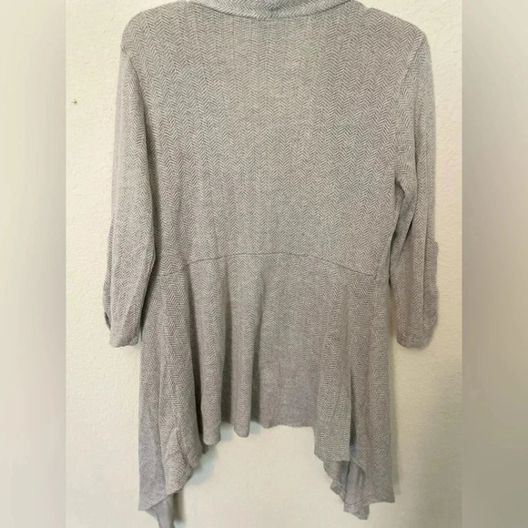 Yuni Women’s Grey rolled up sleeves cardigan size M - Picture 4 of 4